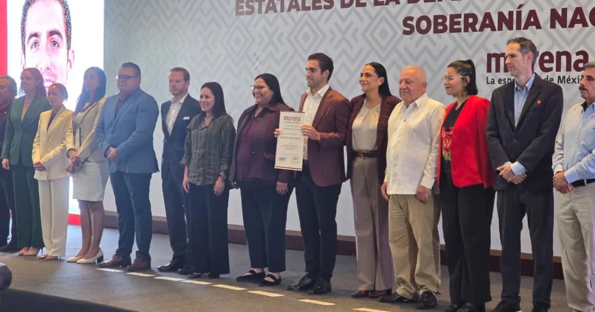 Gino Segura sostiene su nombramiento durante la presentación de coordinaciones estatales de Morena