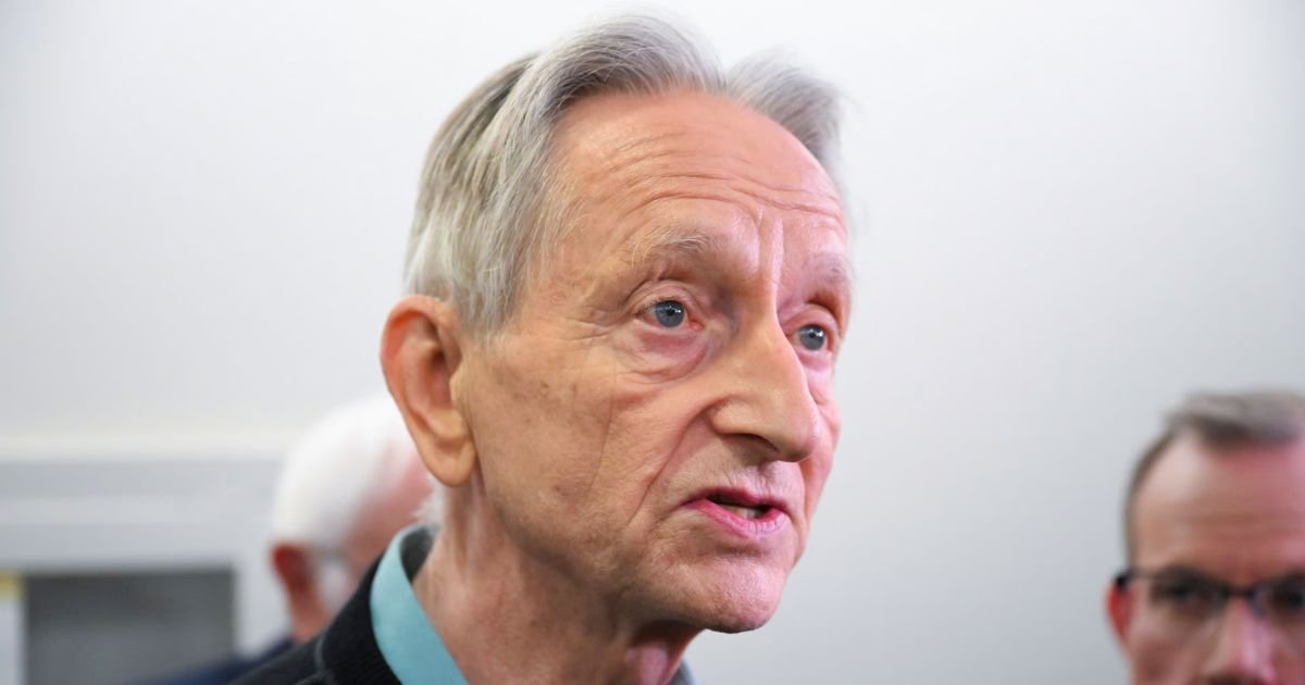 Geoffrey Hinton respalda una evaluación de IA independiente para modelos avanzados