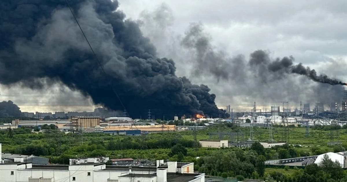 Incendio en una refinería de Moscú después de un ataque con drones