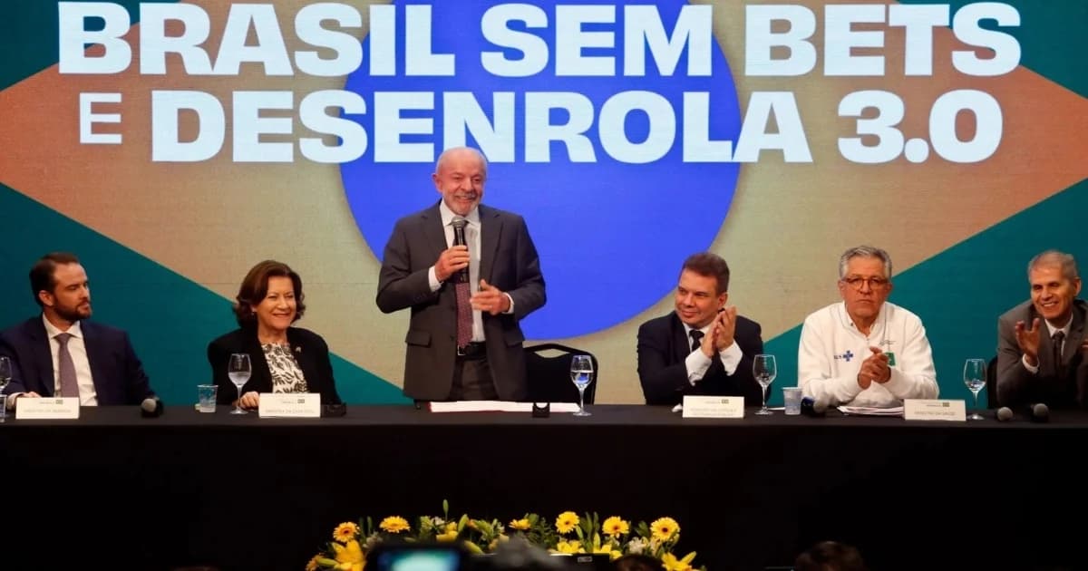 Luiz Inácio Lula da Silva presenta medidas del programa Brasil sem Bets y Desenrola 3.0 junto a integrantes de su gobierno en São Paulo.