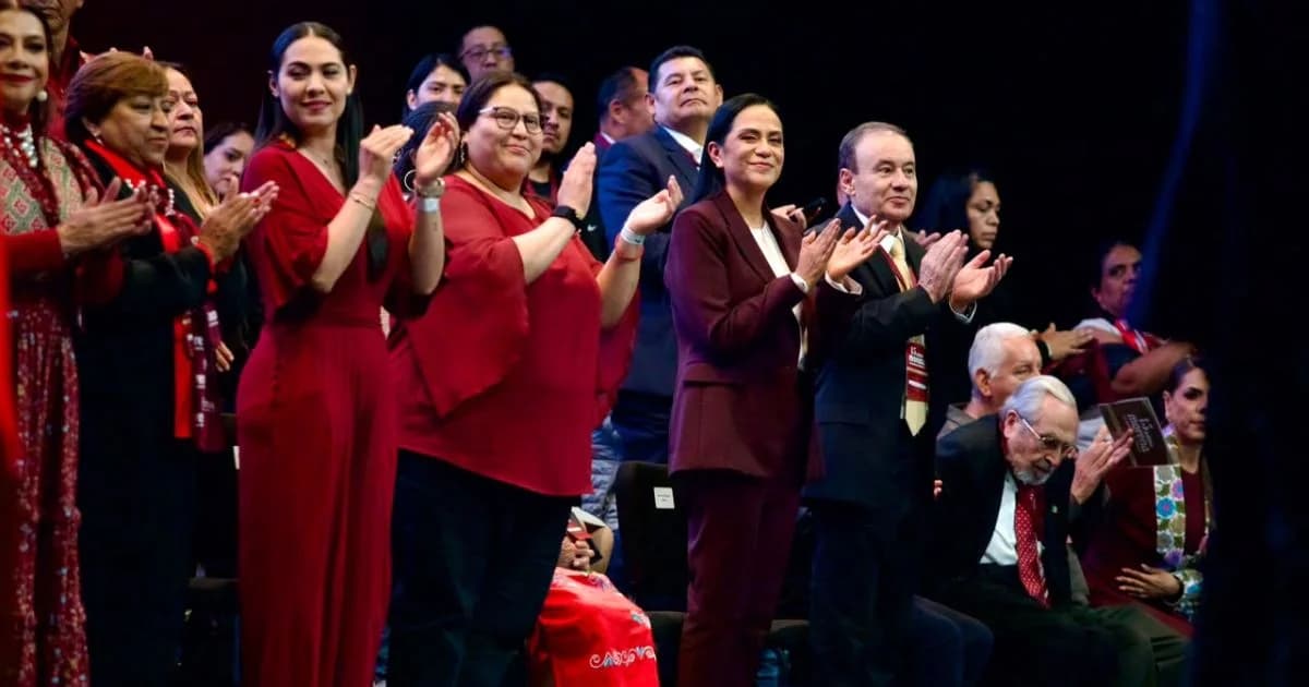 Asistentes durante la celebración de los 15 años de Morena en el Auditorio Nacional