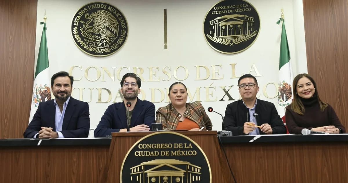 Conferencia de prensa en el Congreso de la Ciudad de México