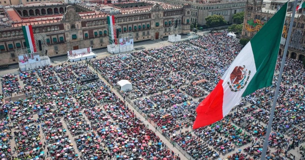 Vista aérea del Zócalo durante el cierre de la gira nacional de Claudia Sheinbaum