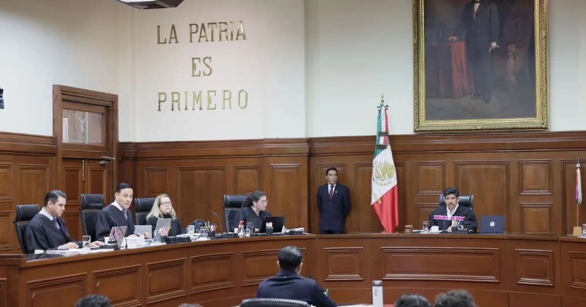 Sesión de ministras y ministros de la Suprema Corte de Justicia de la Nación en el salón del Pleno